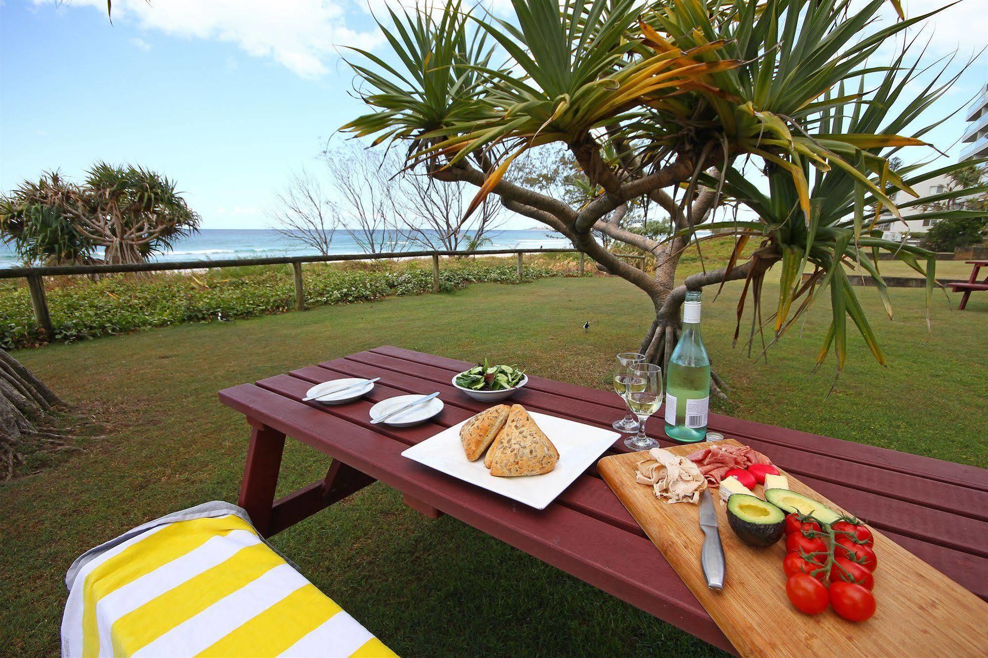 San Simeon Beachfront Apartments Tugun Gold Coast Kültér fotó